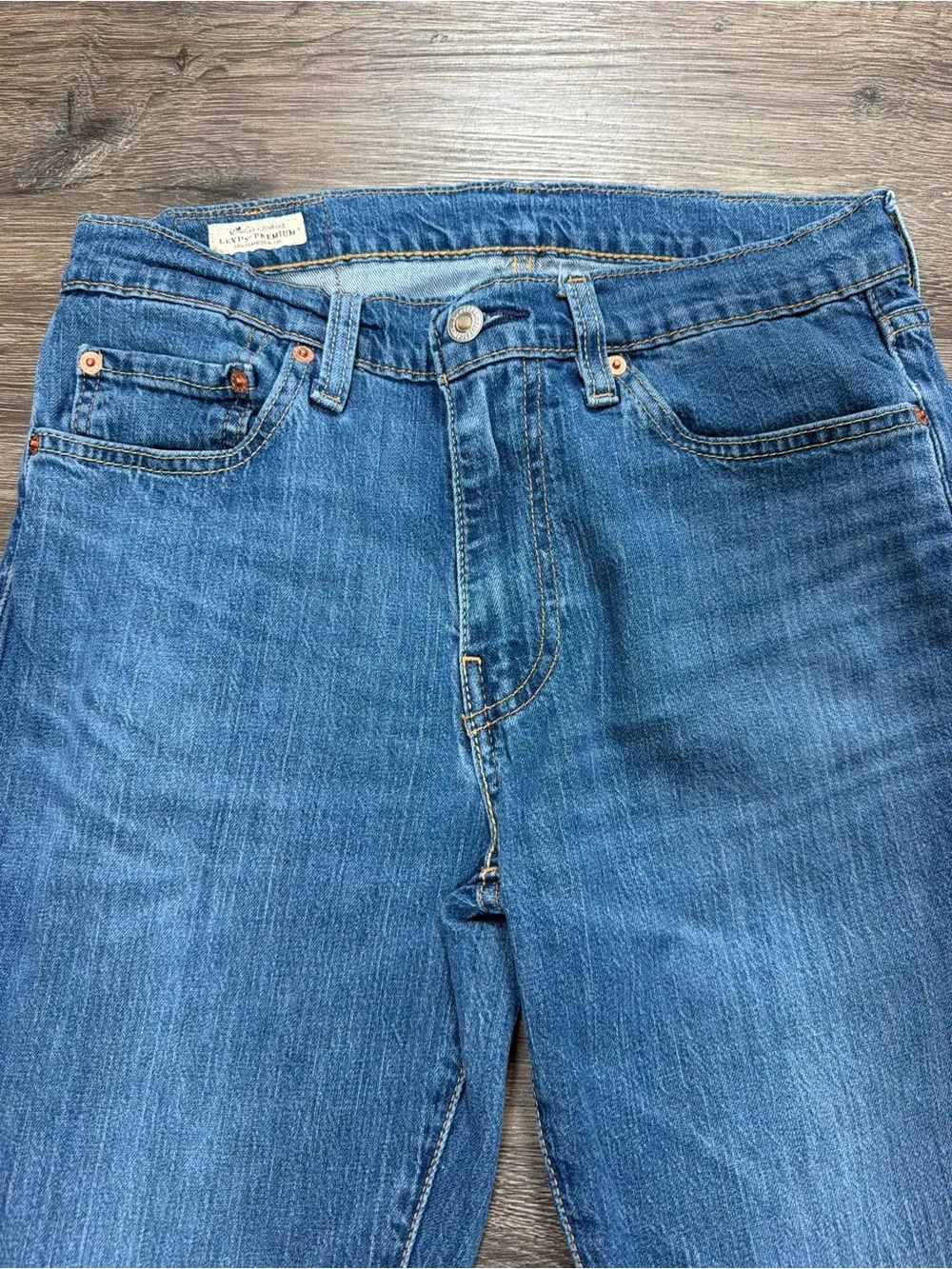 Levis excellent pre